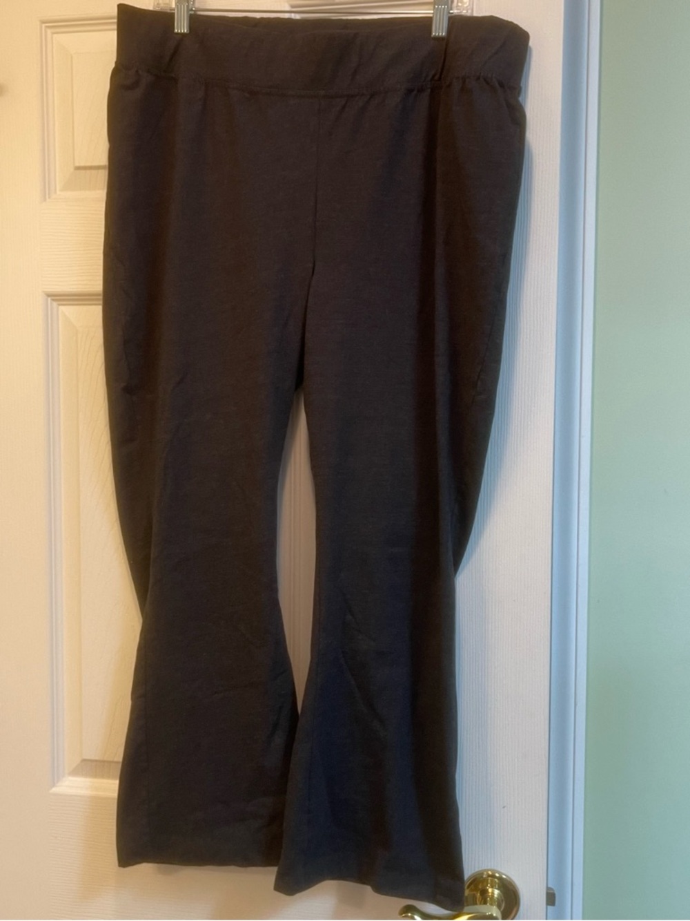Roaman's Dark Gray Knit Pants. (101)